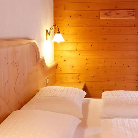 Hotel Garni Iosc 2*